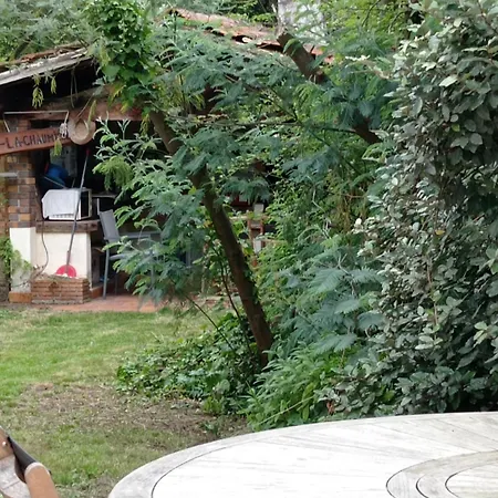Rez-de-jardin Piscine Chauffee Et Jardin Privatifs
