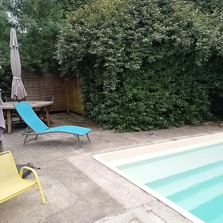 Prázdninový dům Rez-de-jardin Piscine Chauffee Et Jardin Privatifs